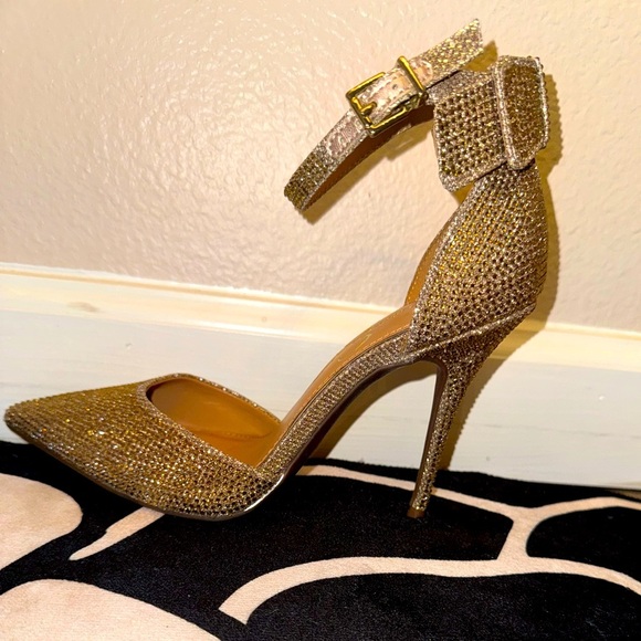 - Jessica Simpson Gold Rhinestone “Whispie” Pointed Toe Ankle Strap Heels 7 - Picture 12 of 15
